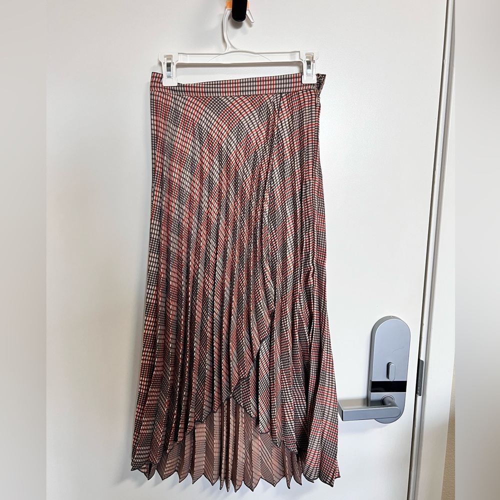 Like New, H&M high/low hem pleated skirt. Size 2